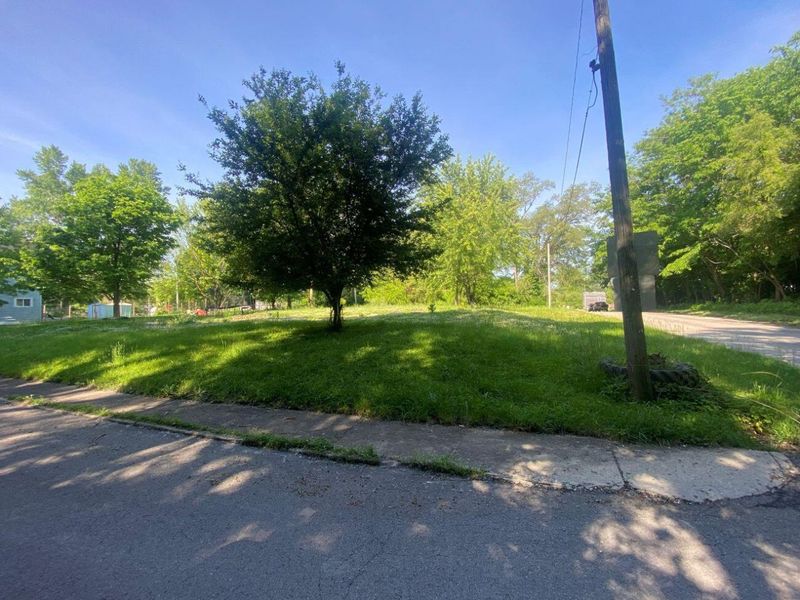 527 Walker Street, Bellefontaine, OH 43311 Photo 2