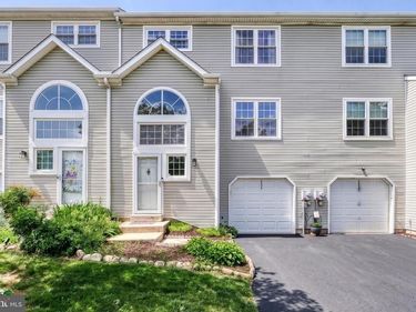 6239 SPRING KNOLL DRIVE , HARRISBURG, PA 17111