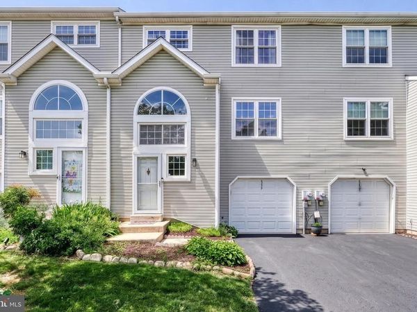 6239 SPRING KNOLL DRIVE , HARRISBURG, PA 17111