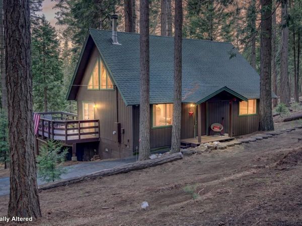 1367 Kickapoo Ct, Arnold, CA 95223