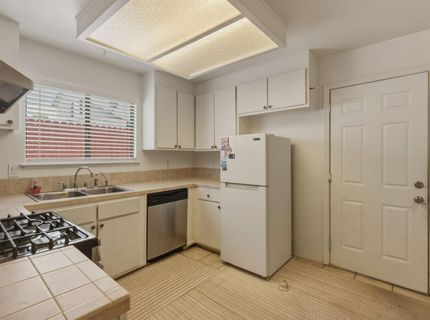 5509 Eagle View Way, Sacramento, CA 95842 Photo