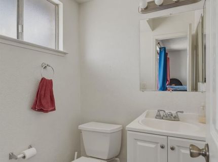 5509 Eagle View Way, Sacramento, CA 95842 Photo