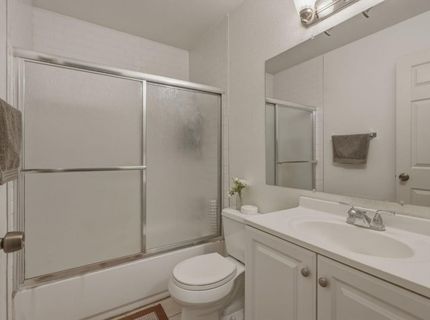 5509 Eagle View Way, Sacramento, CA 95842 Photo