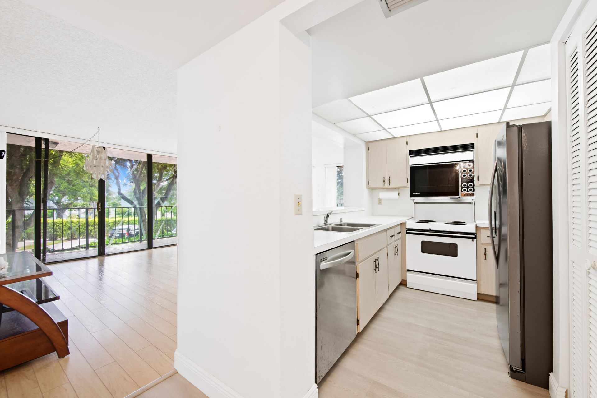 799 Jeffery Street, Unit 201, Boca Raton, FL 33487 Photo