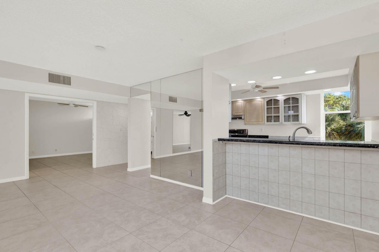1950 SW Palm City Road, Unit 13-301, Stuart, FL 34994 Photo