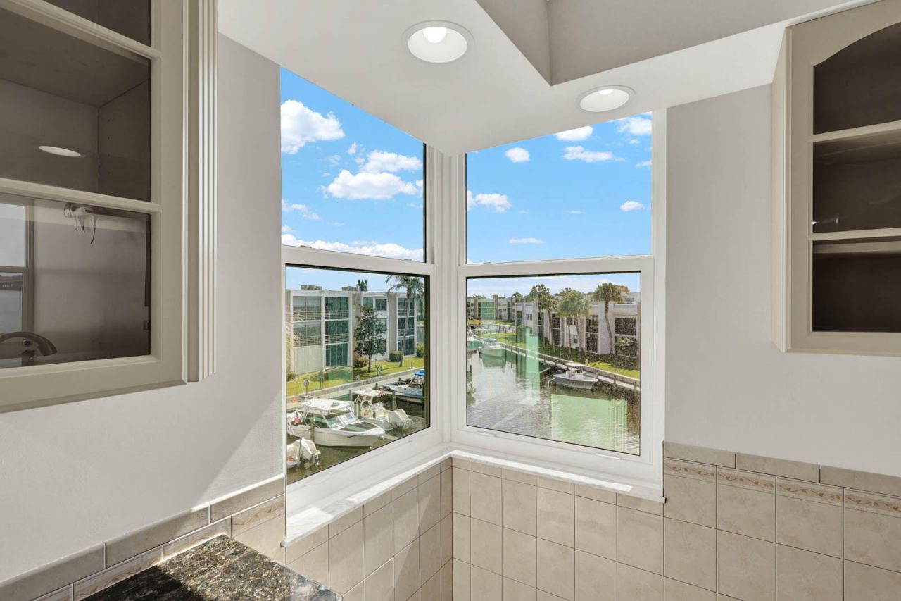 1950 SW Palm City Road, Unit 13-301, Stuart, FL 34994 Photo