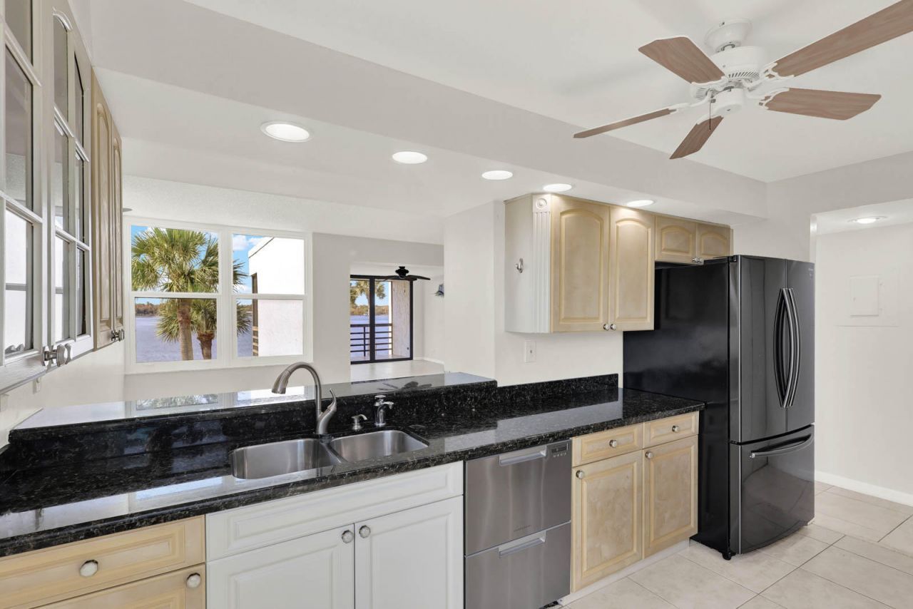 1950 SW Palm City Road, Unit 13-301, Stuart, FL 34994 Photo