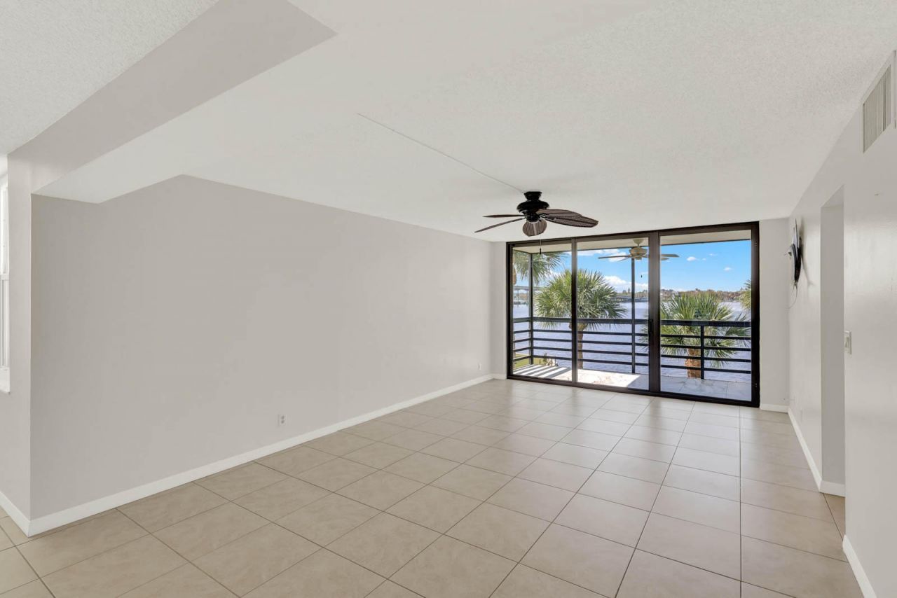 1950 SW Palm City Road, Unit 13-301, Stuart, FL 34994 Photo