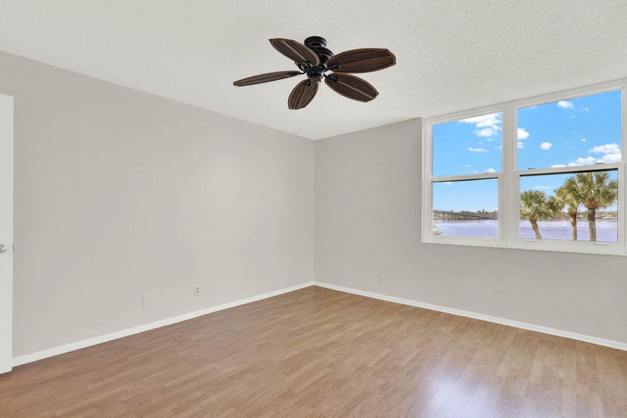 1950 SW Palm City Road, Unit 13-301, Stuart, FL 34994 Photo