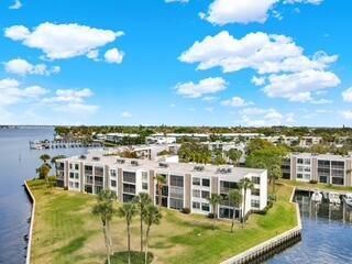 1950 SW Palm City Road, Unit 13-301, Stuart, FL 34994 Photo