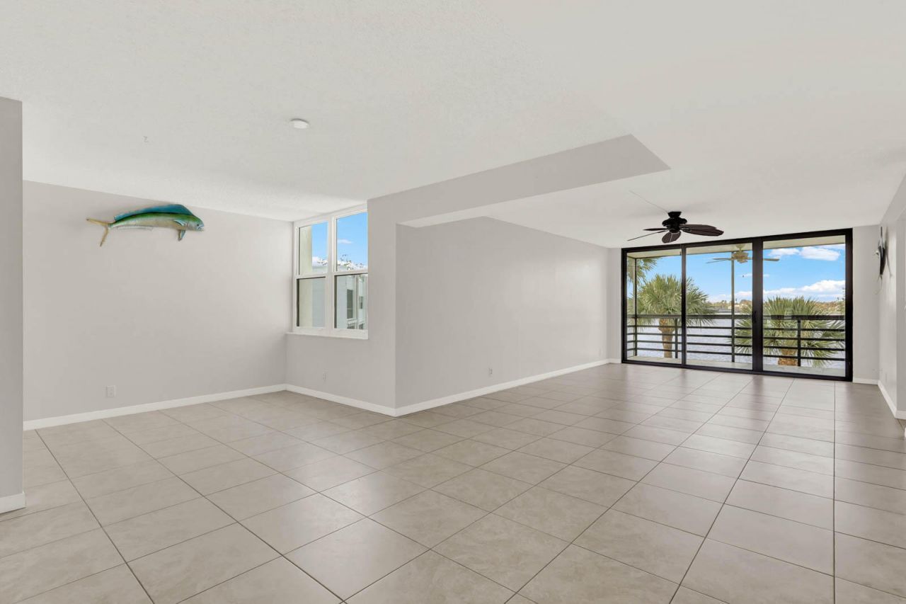 1950 SW Palm City Road, Unit 13-301, Stuart, FL 34994 Photo
