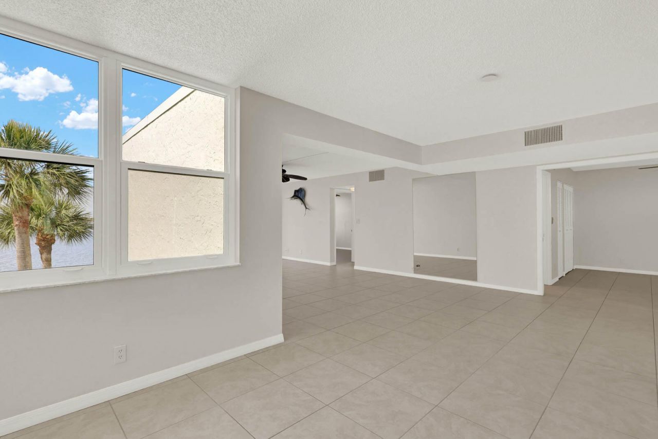 1950 SW Palm City Road, Unit 13-301, Stuart, FL 34994 Photo