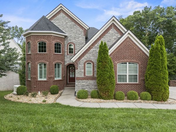 133 Windmill Pointe Cir, Hendersonville, TN 37075