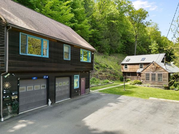 25-27 Gingko Lane, Brattleboro, VT 05301