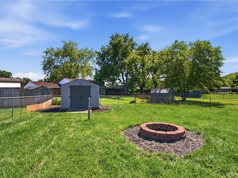 4818 Creeknoll Court, Huber Heights, OH 45424 Photo 11
