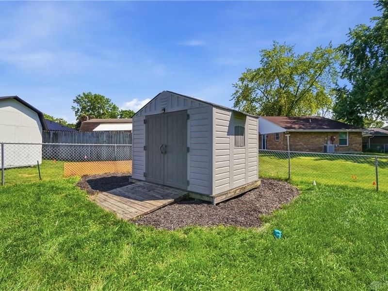 4818 Creeknoll Court, Huber Heights, OH 45424 Photo 12