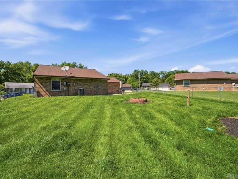 4818 Creeknoll Court, Huber Heights, OH 45424 Photo 13