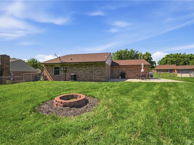 4818 Creeknoll Court, Huber Heights, OH 45424 Photo 6