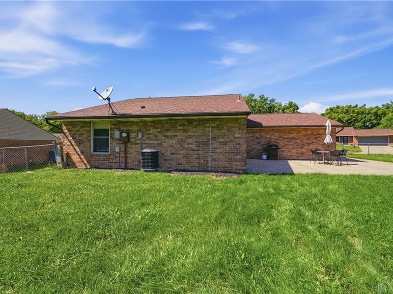 4818 Creeknoll Court, Huber Heights, OH 45424 Photo 7