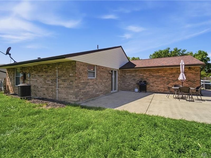 4818 Creeknoll Court, Huber Heights, OH 45424 Photo 8