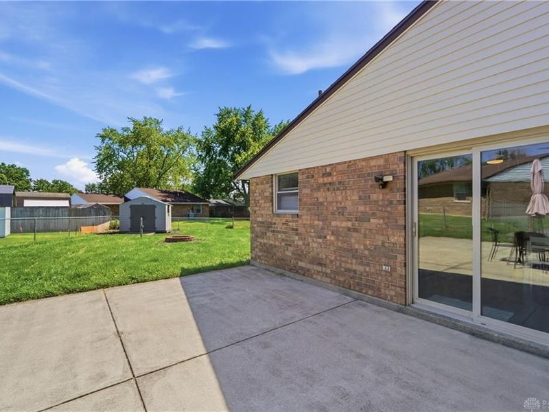 4818 Creeknoll Court, Huber Heights, OH 45424 Photo 9
