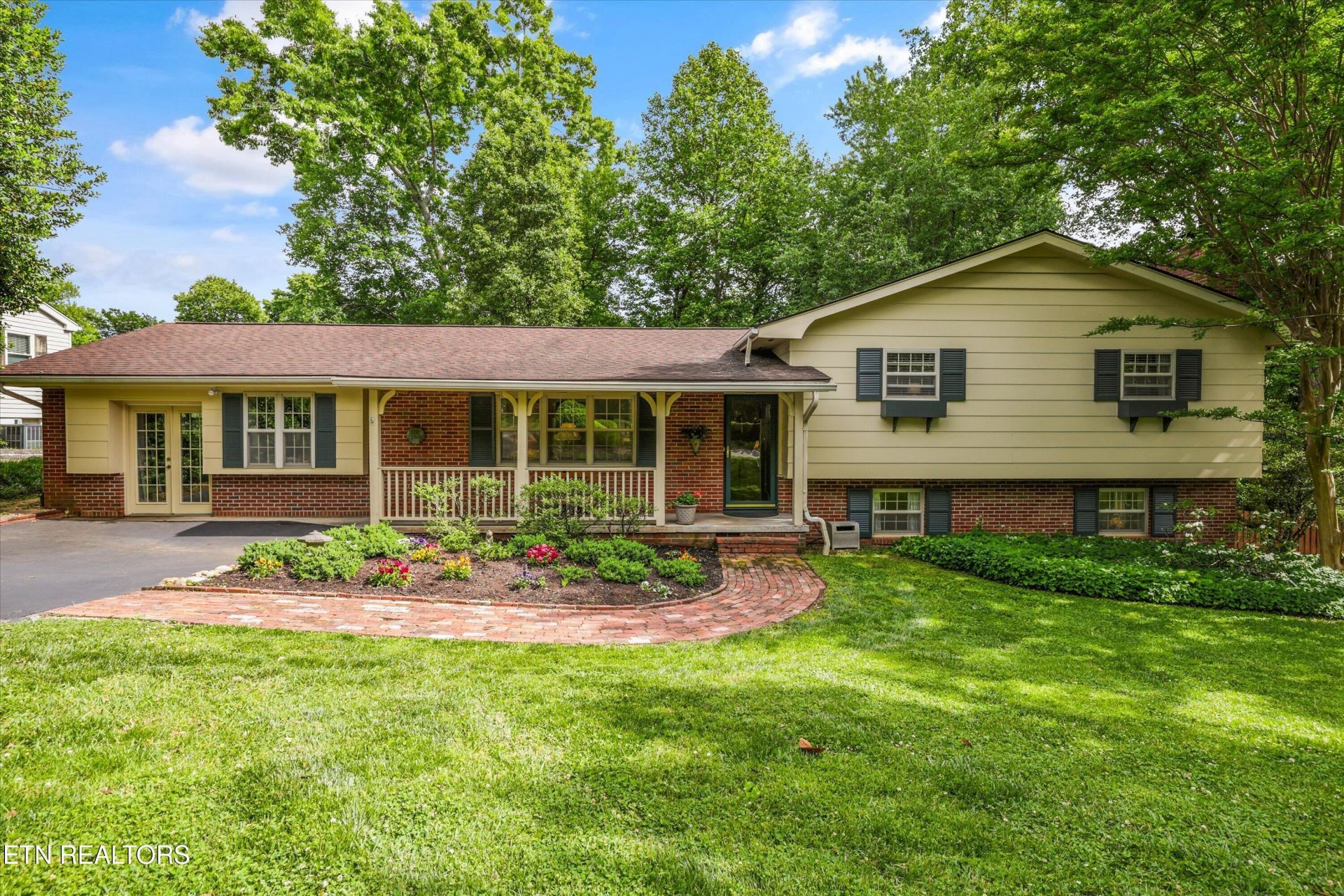 7736 Luxmore Drive, Knoxville, TN 37919 Main Photo