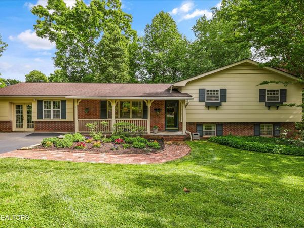 7736 Luxmore Drive, Knoxville, TN 37919
