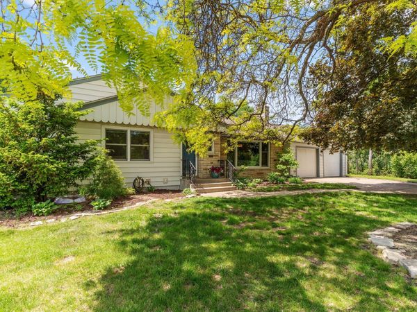 987 Chippewa Avenue, Mendota Heights, MN 55118