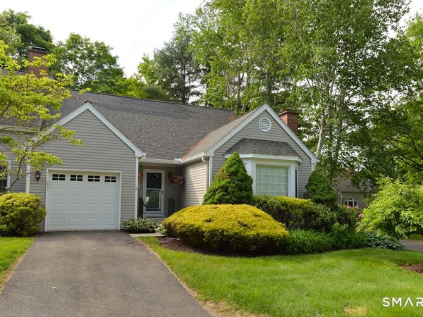 17 Woodbury, Unit 17, Woodbury, CT 06798
