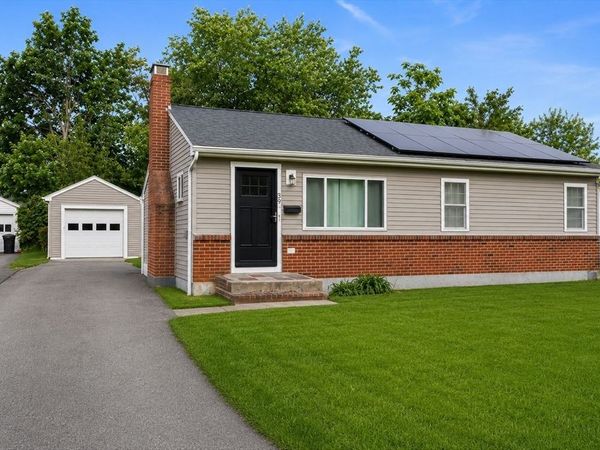 39 Woodard Ave, Brockton, MA 02301