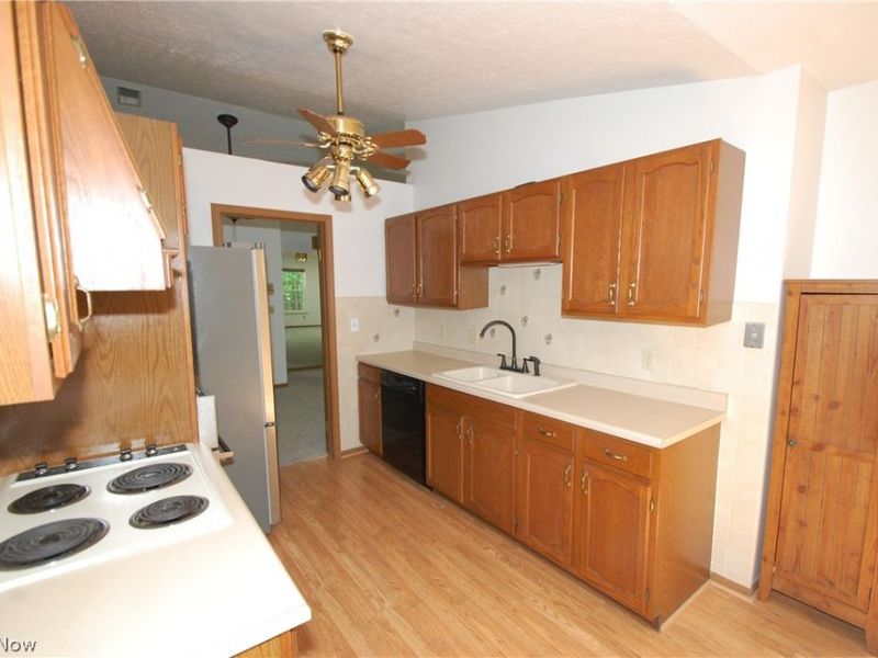 1327 Fox Run Drive , Boardman, OH 44512 Photo 9