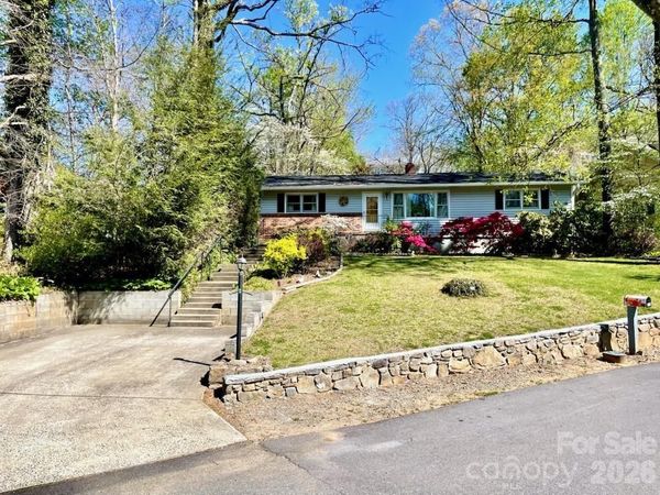 213 N Park Lane , Black Mountain, NC 28711