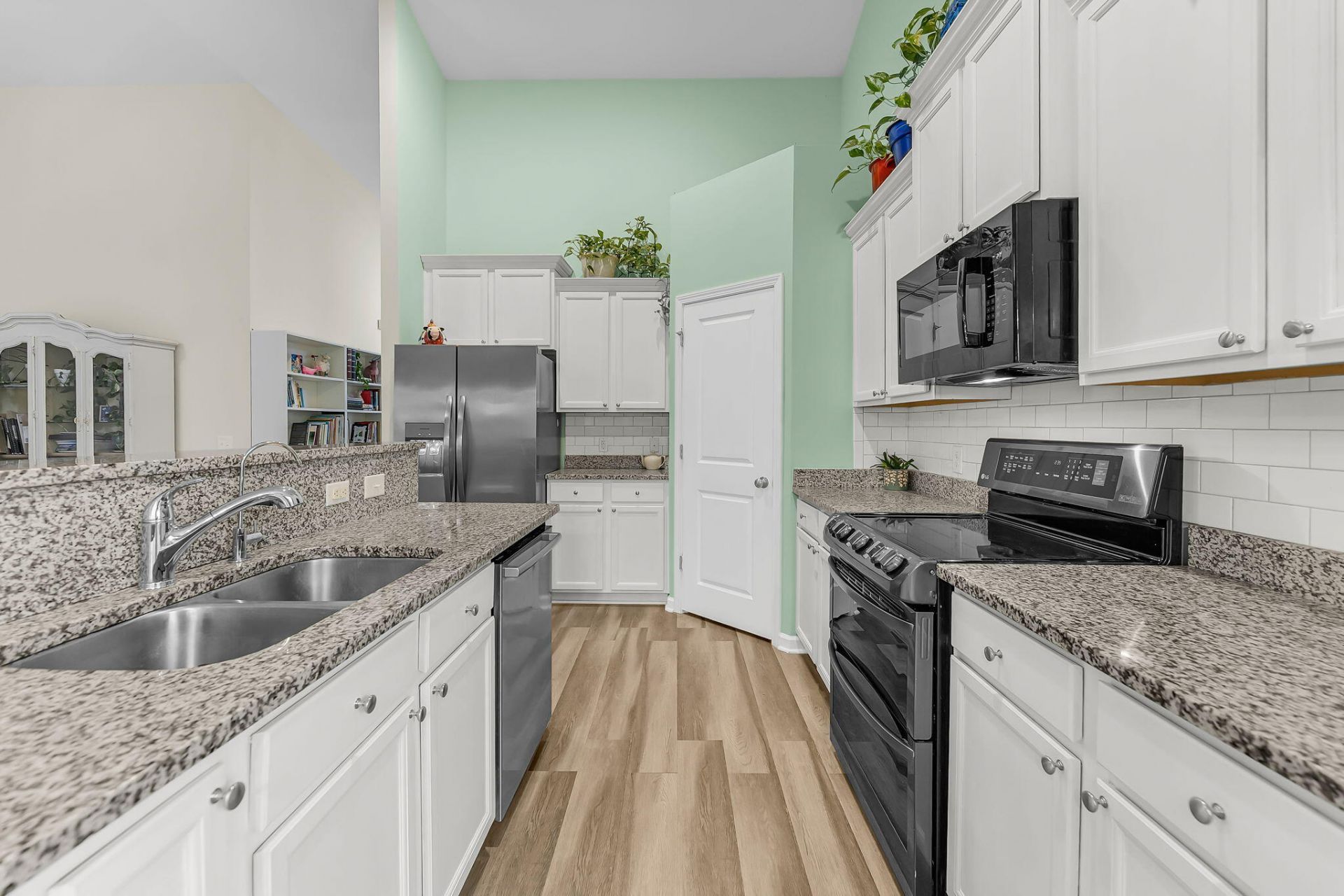 3253 Dunwick Drive Photo 8