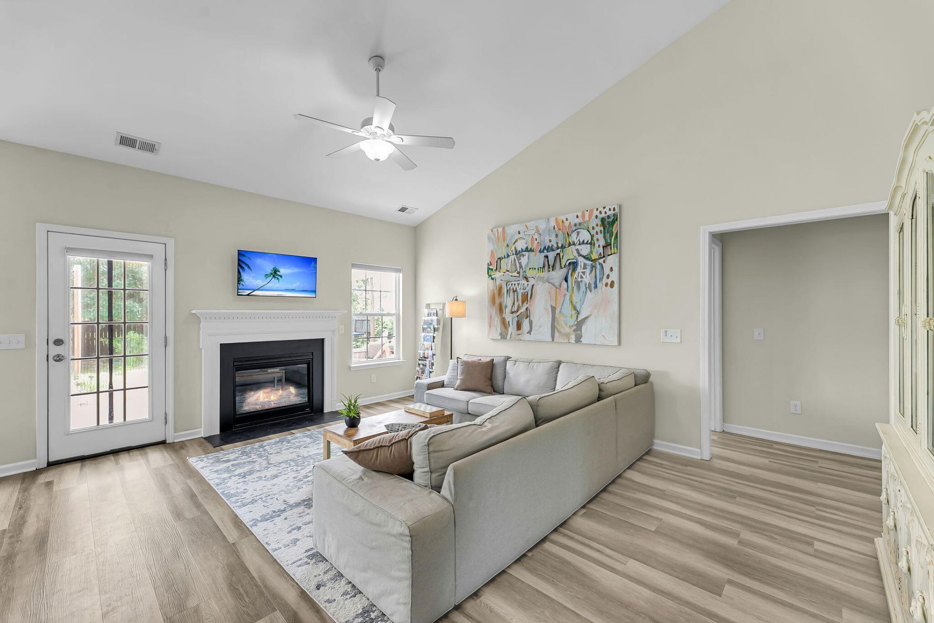 3253 Dunwick Drive Photo 8