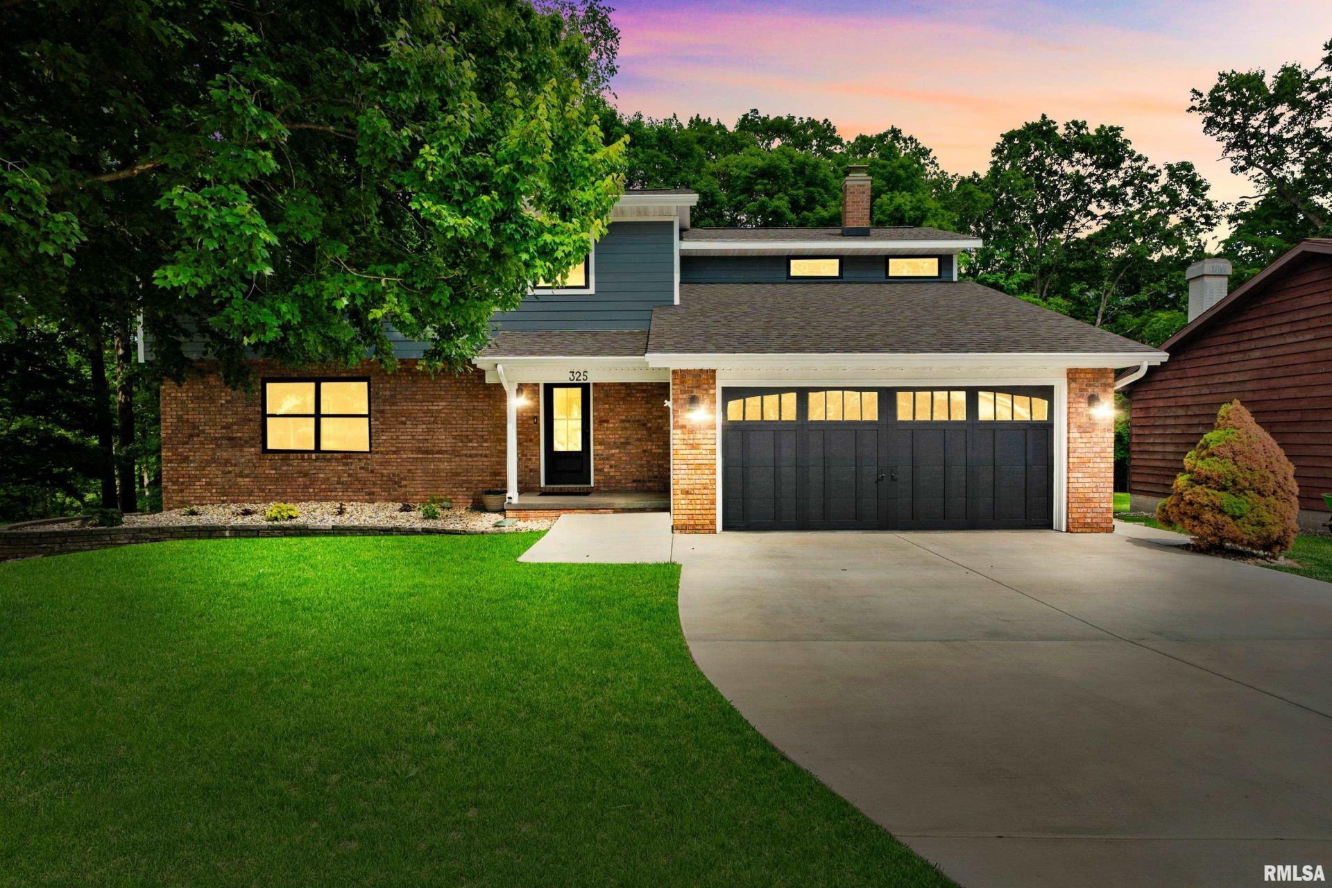 325 Lotus Drive, Morton, IL 61550 Main Photo