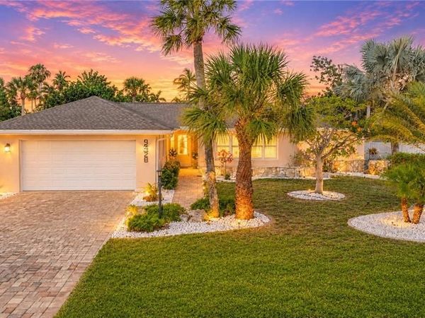 9428 Moonlight DR, SANIBEL, FL 33957
