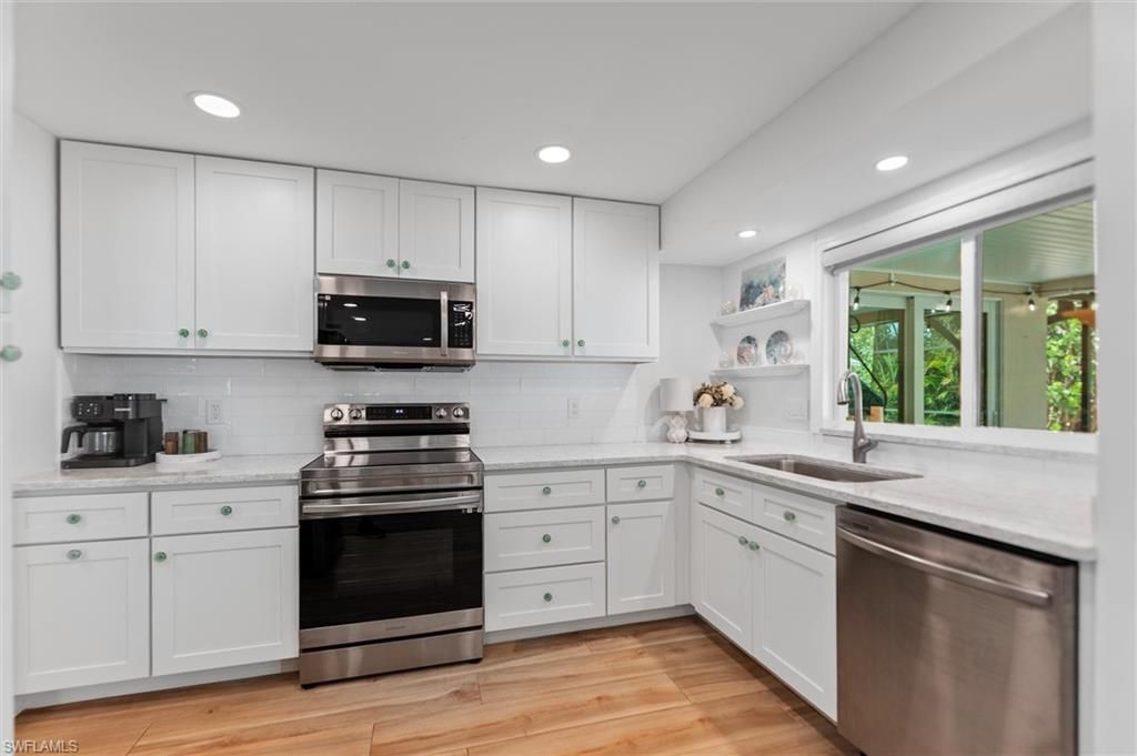 9428 Moonlight Dr, Sanibel, FL 33957 Photo