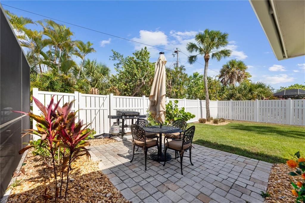 9428 Moonlight Dr, Sanibel, FL 33957 Photo