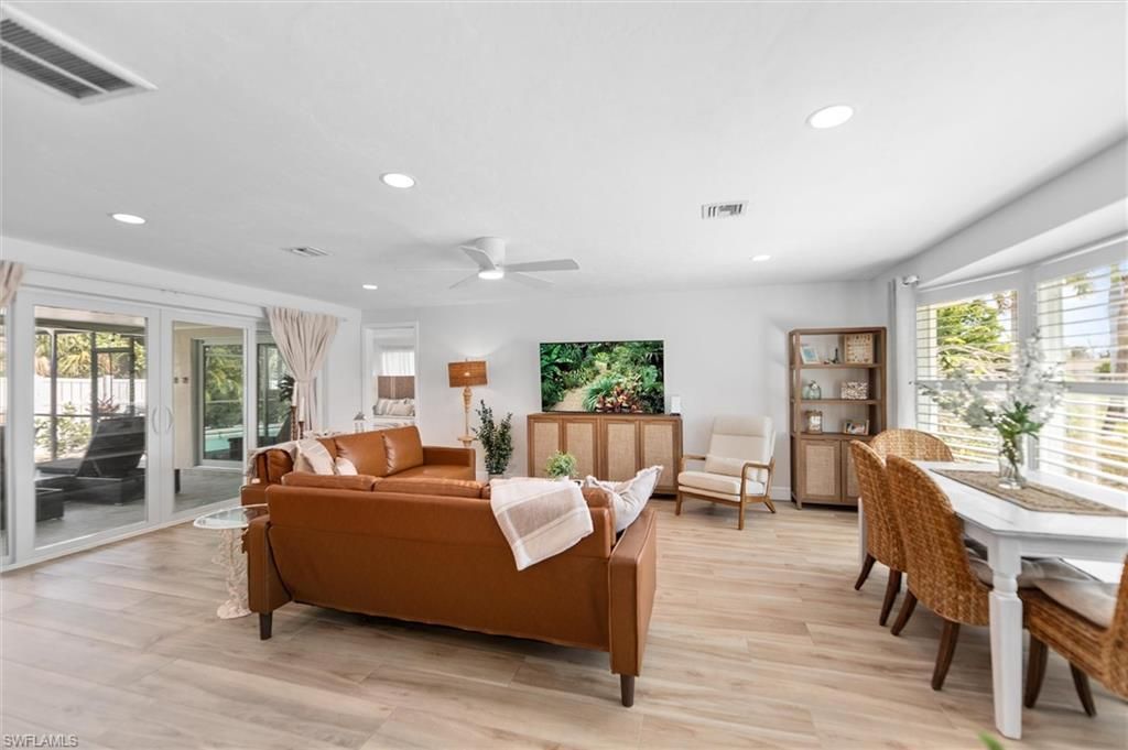 9428 Moonlight Dr, Sanibel, FL 33957 Photo
