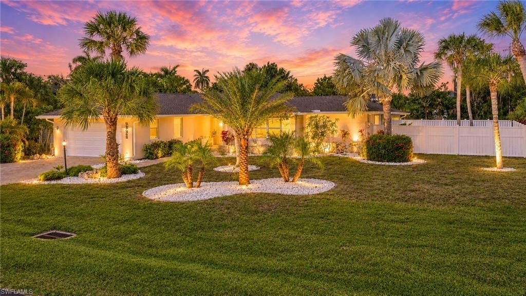 9428 Moonlight Dr, Sanibel, FL 33957 Photo