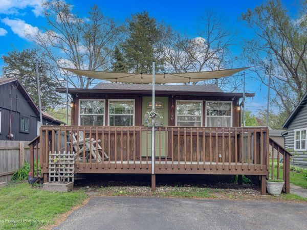 N4550 E Shore Place Rd, Oakland, WI 53523
