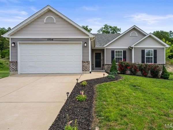 1508 St Charles , Hillsboro, MO 63050