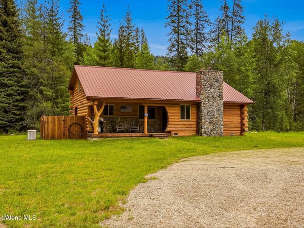 7569 Upper Pack River Rd , Sandpoint, ID 83864