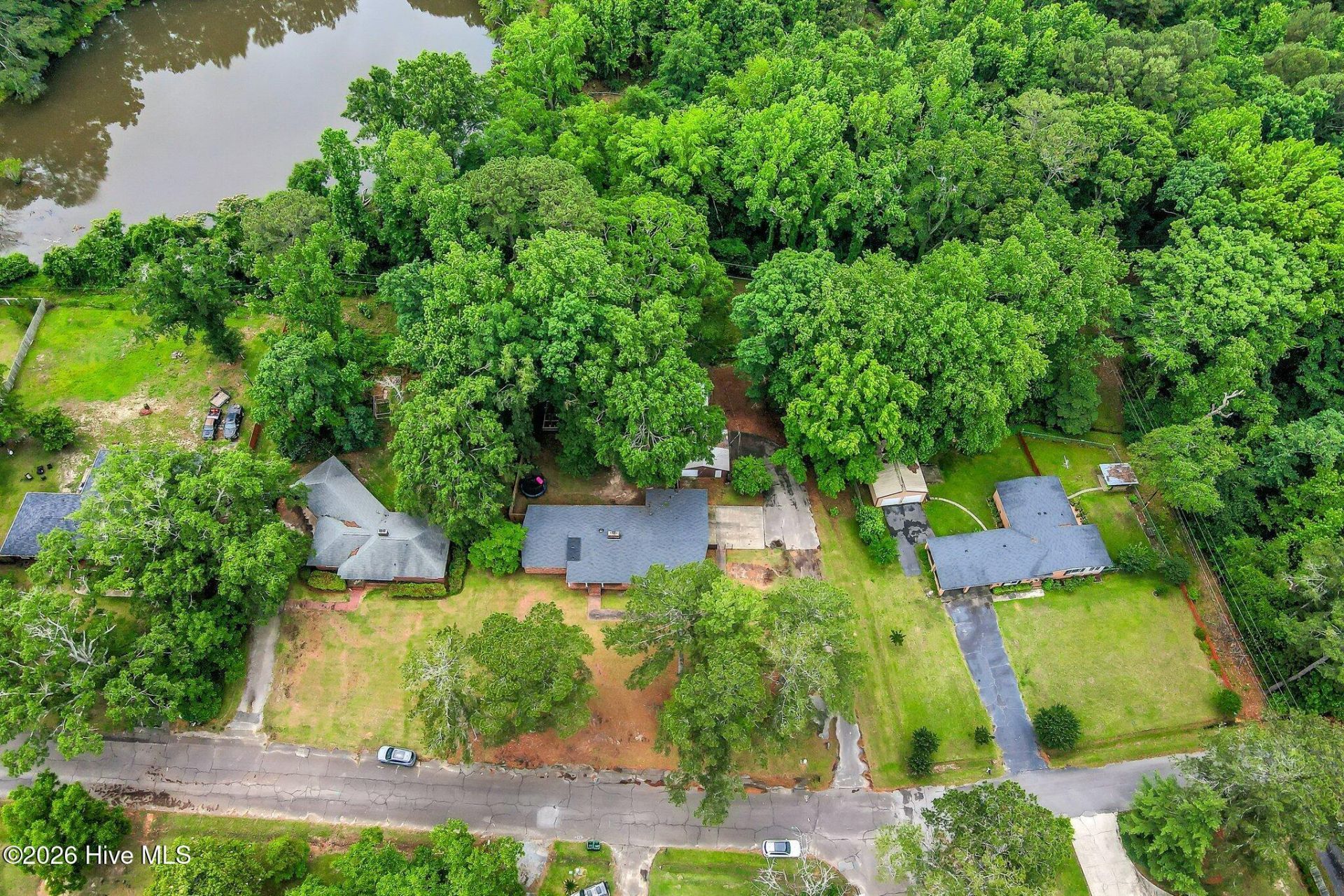 809 Woodside Drive Photo 4