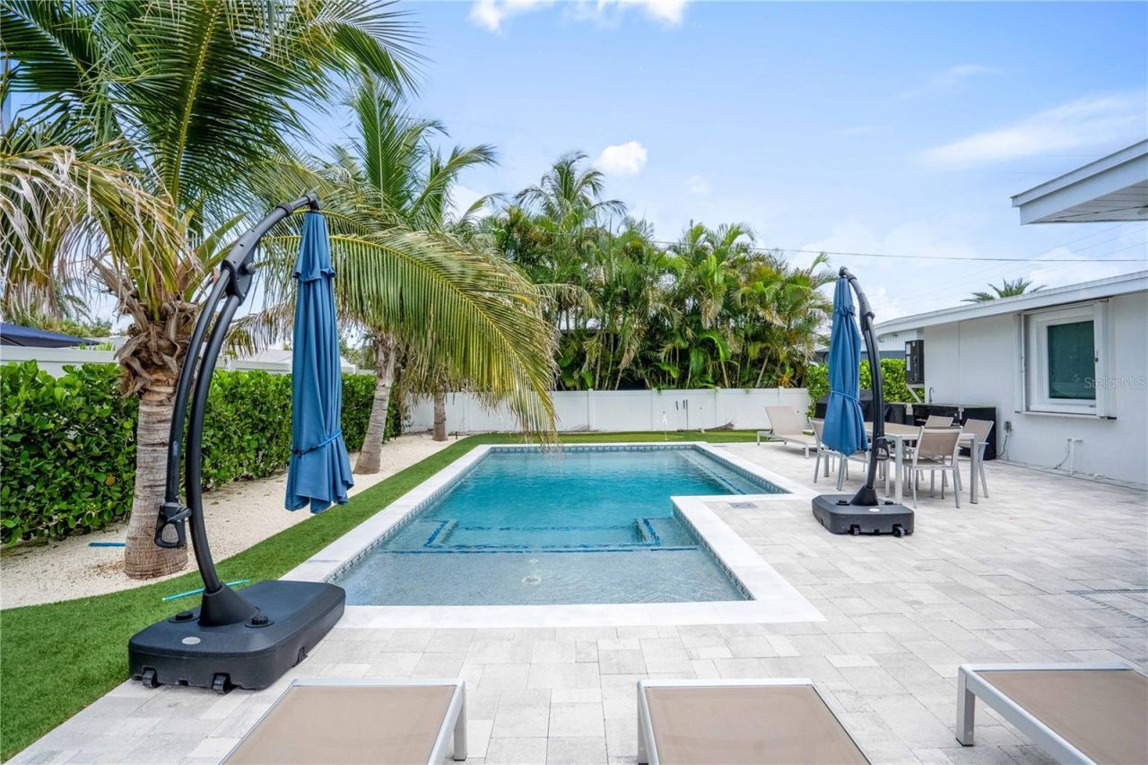 306 66th Street, Holmes Beach, FL 34217 Photo