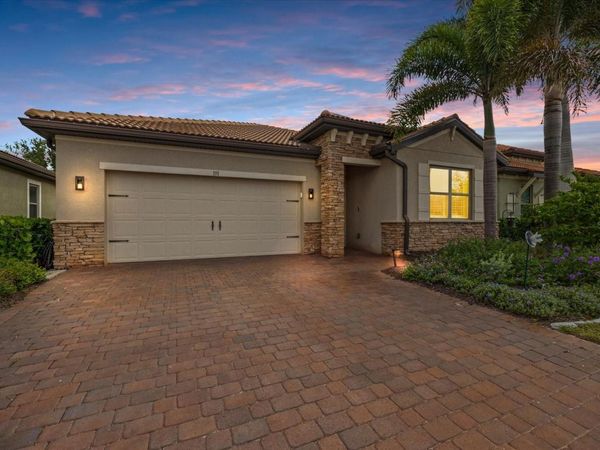 191 MARAVIYA BOULEVARD , NORTH VENICE, FL 34275