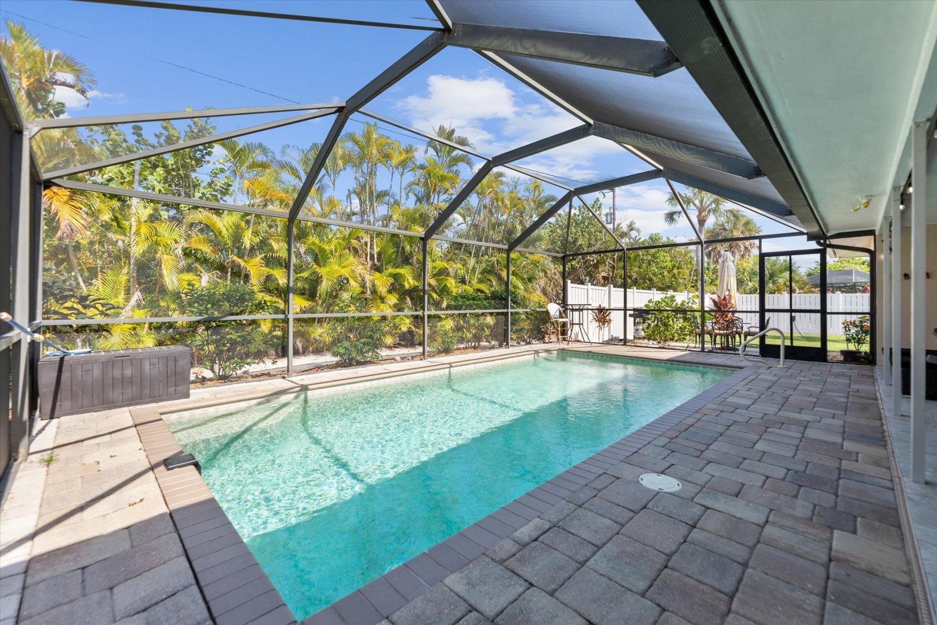 9428 Moonlight Dr, Sanibel, FL 33957 Photo