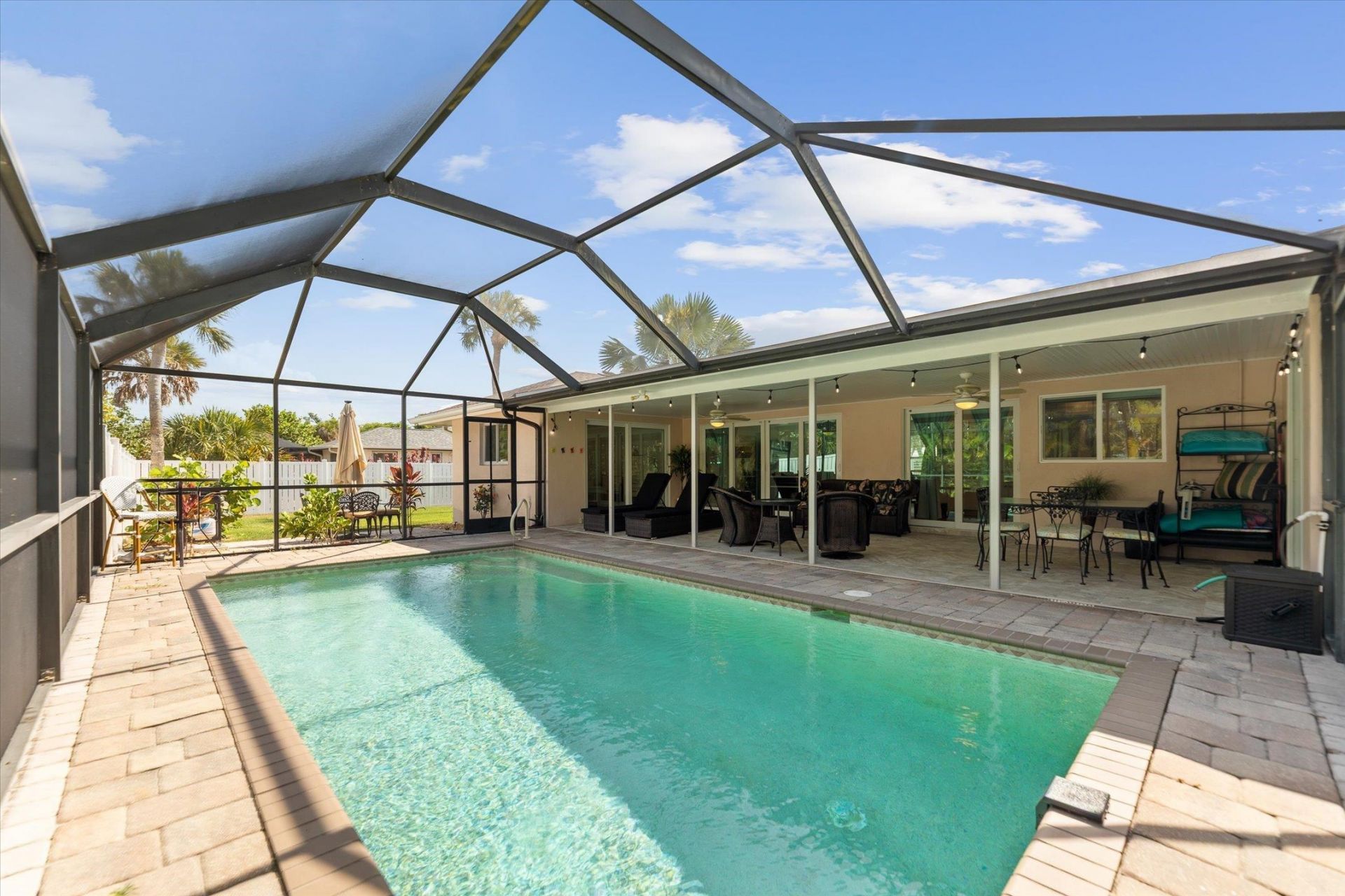 9428 Moonlight Dr, Sanibel, FL 33957 Photo