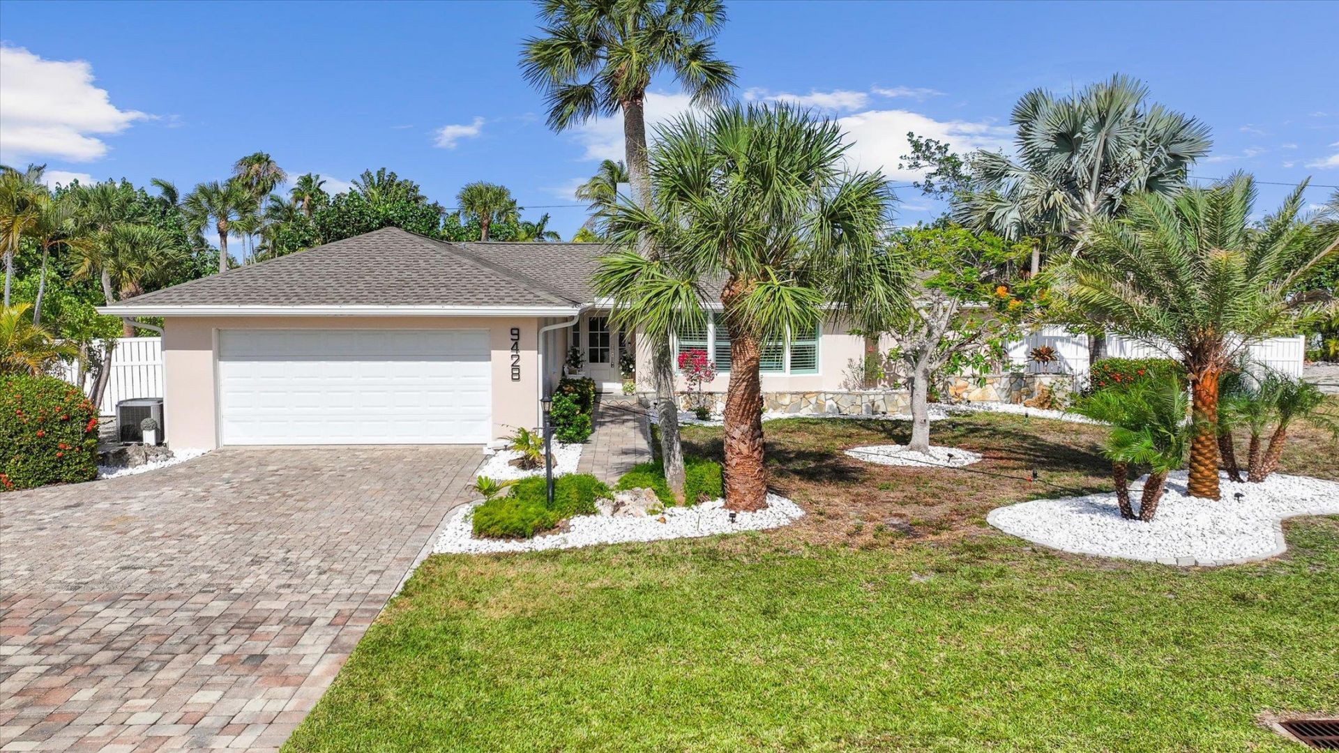9428 Moonlight Dr, Sanibel, FL 33957 Photo