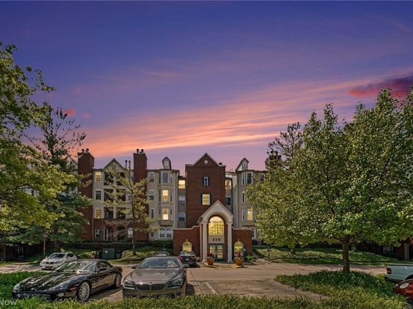 220 Fox Hollow Drive , Mayfield Heights, OH 44124
